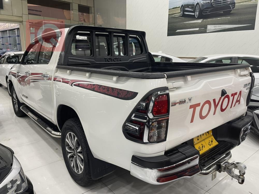 تويوتا هايلوكس